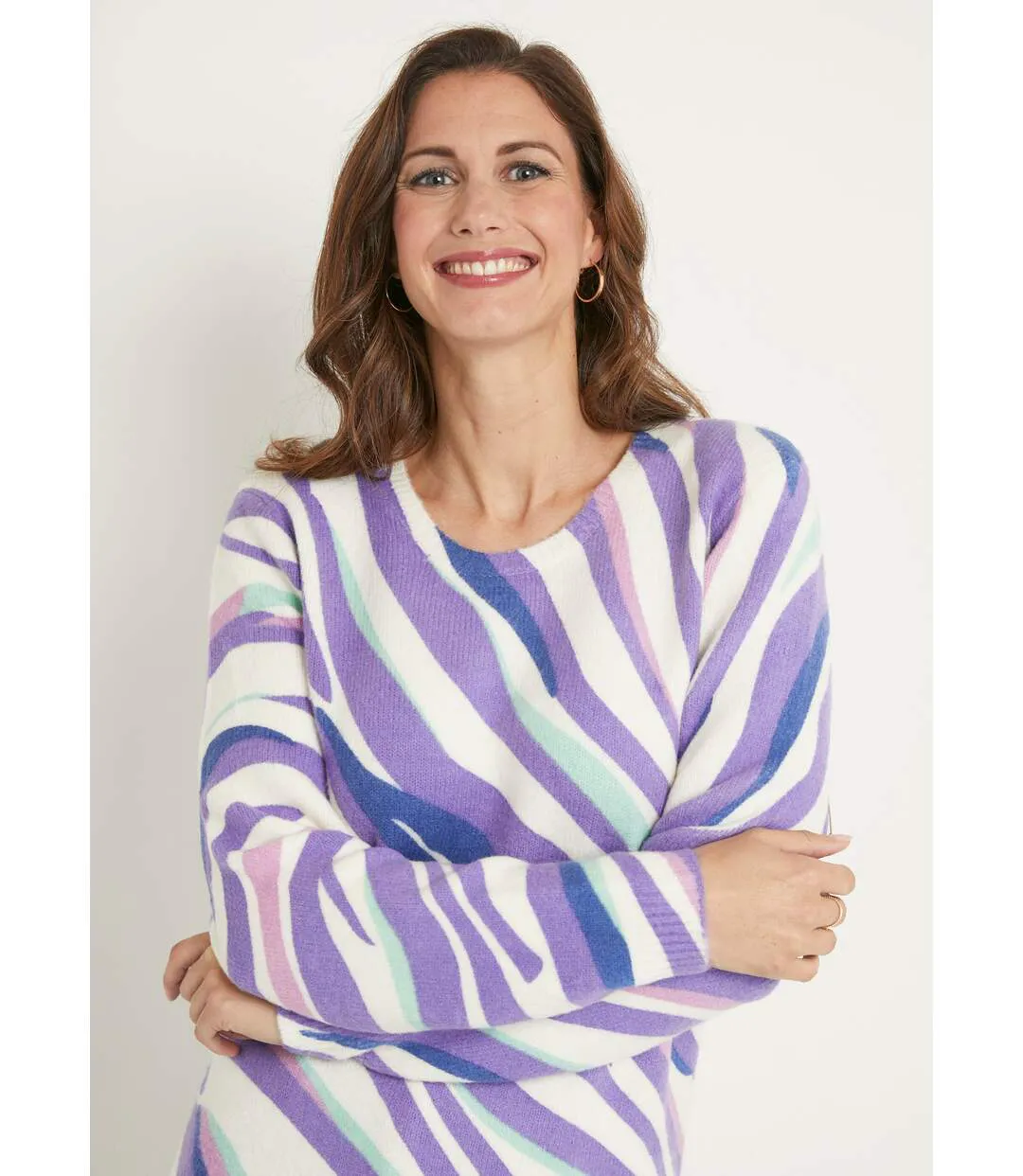 Pull doux court col rond imprimé graphique-4