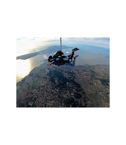 Saut en parachute en tandem à La Rochelle en semaine - SMARTBOX - Coffret Cadeau Sport & Aventure