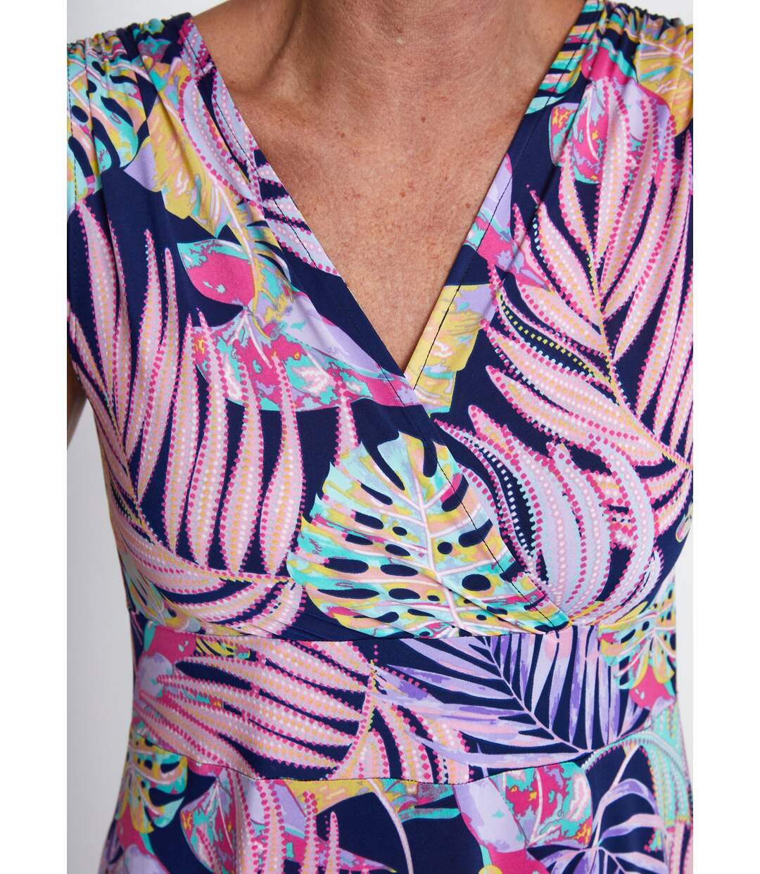 Robe courte effet cache-coeur nouettes épaules-4