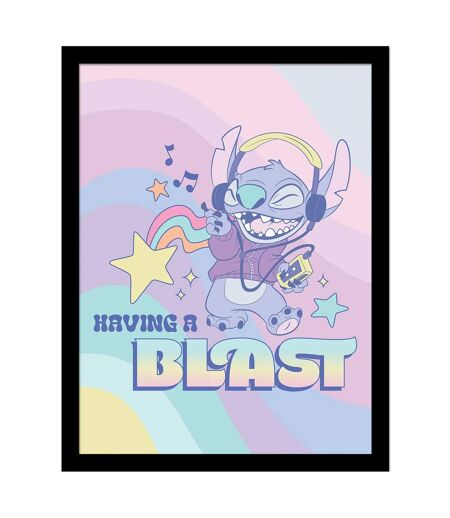 Lilo & Stitch - Poster encadré HAVING A BLAST (Violet / Bleu / Jaune) (45 cm x 35 cm x 1,7 cm) - UTPM8567