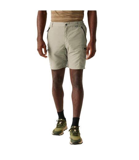 Mens Leesville Iii Shorts Golden Sand Regatta