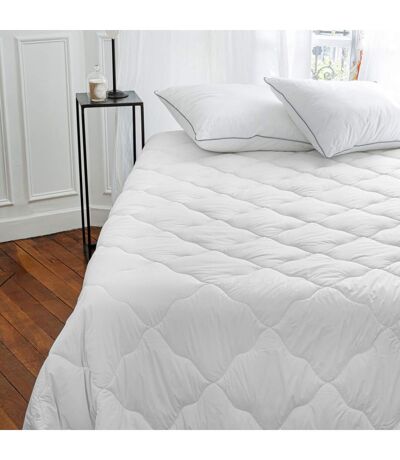 Couette polyester CELESTE fibre creuse siliconée Tempéré (mi-saison)