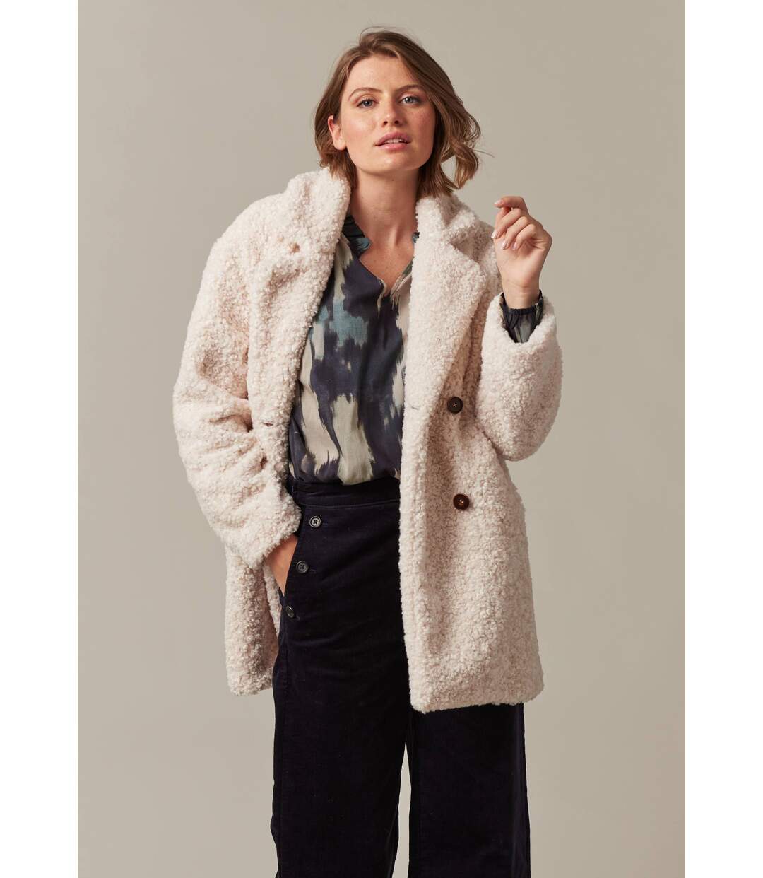 Manteau mi-long en fausse fourrure et en tissu bouclette pour femme PLUMA