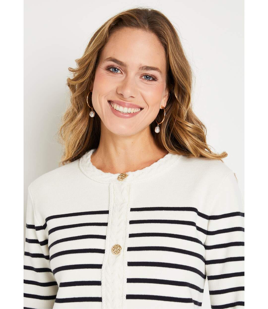 Gilet cardigan rayé court boutonné col rond-4