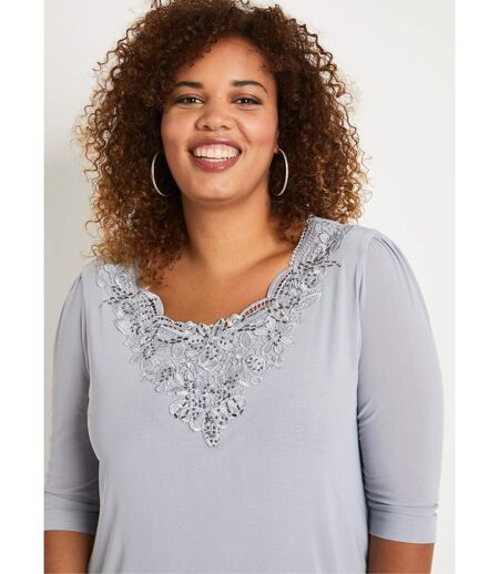 T-shirt long ample résille brodée