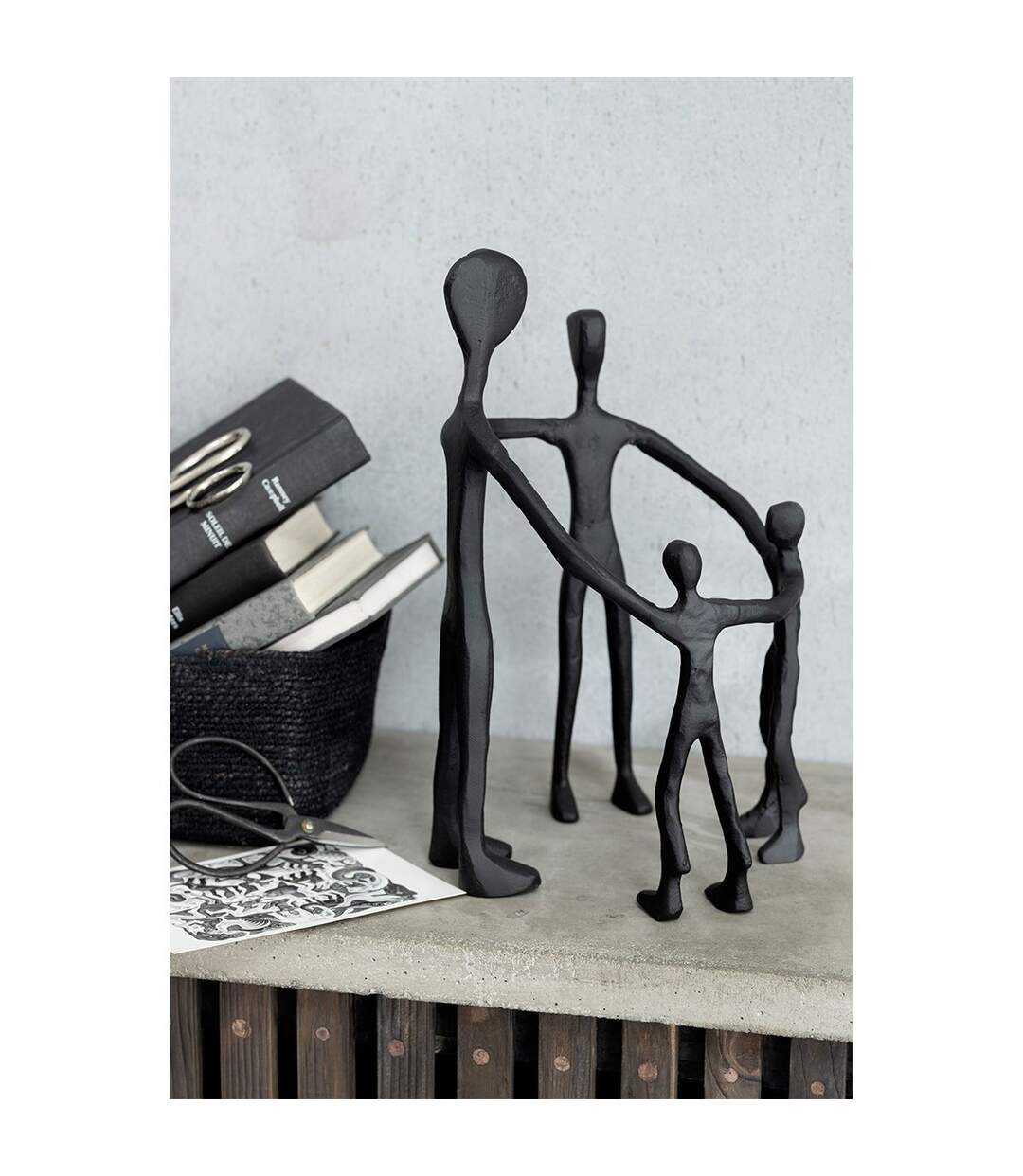 Statuette Déco Famille en Cercle 31cm Noir-2