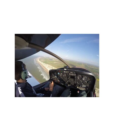 Vol avec pilote privé au-dessus de la Côte d’Opale - SMARTBOX - Coffret Cadeau Sport & Aventure