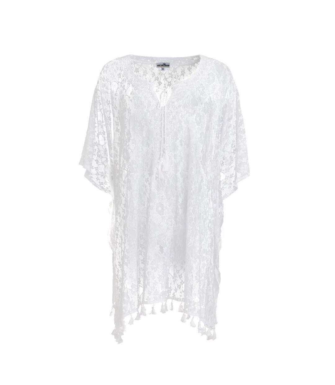 Robe blanche sur maillot femme lagon bleu kaftan dentelle-1