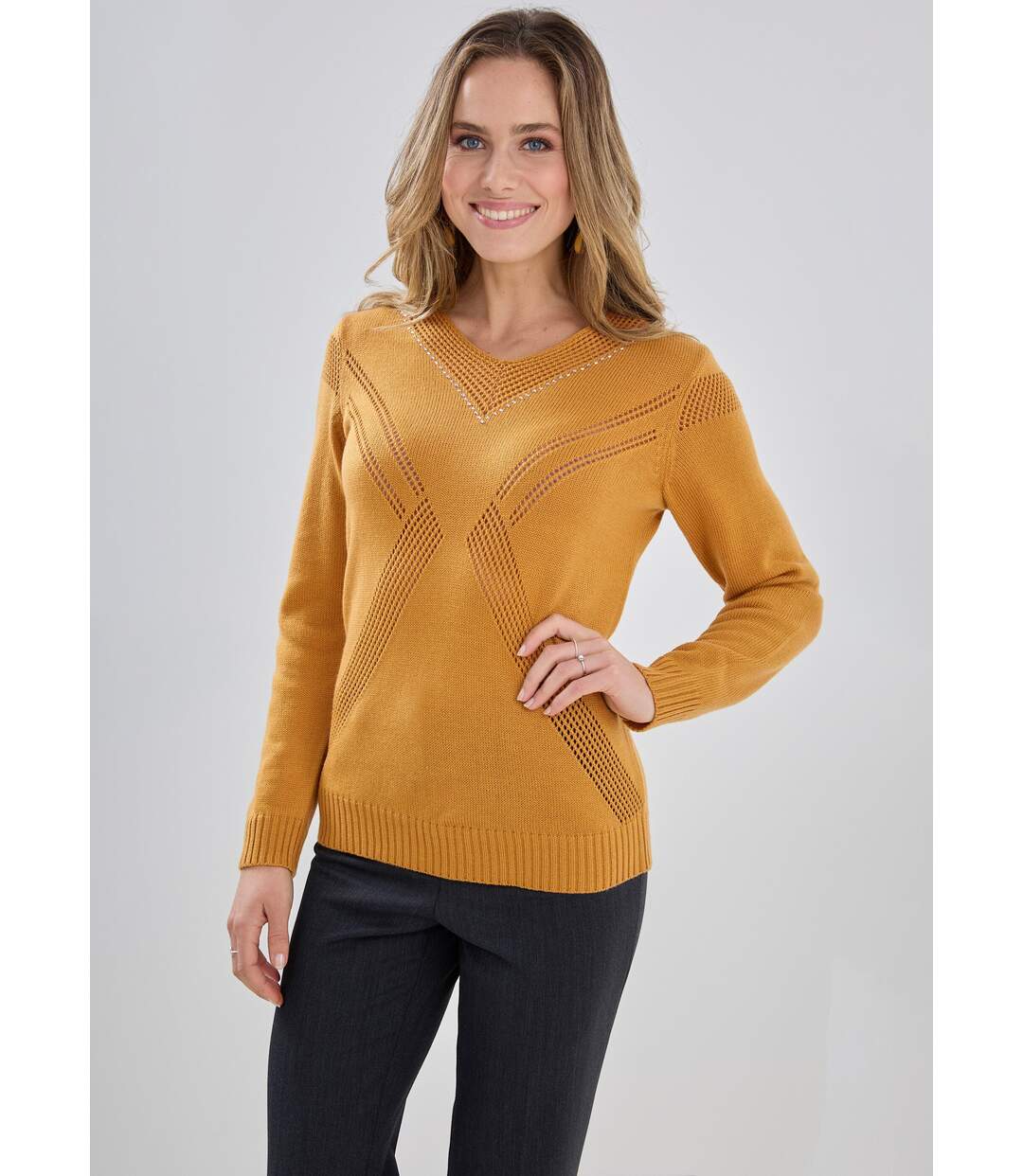 Pull bijou maille filet strass col V-1
