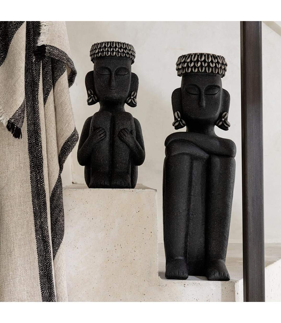 Statue Déco Assise Ethnique 33cm Noir-3