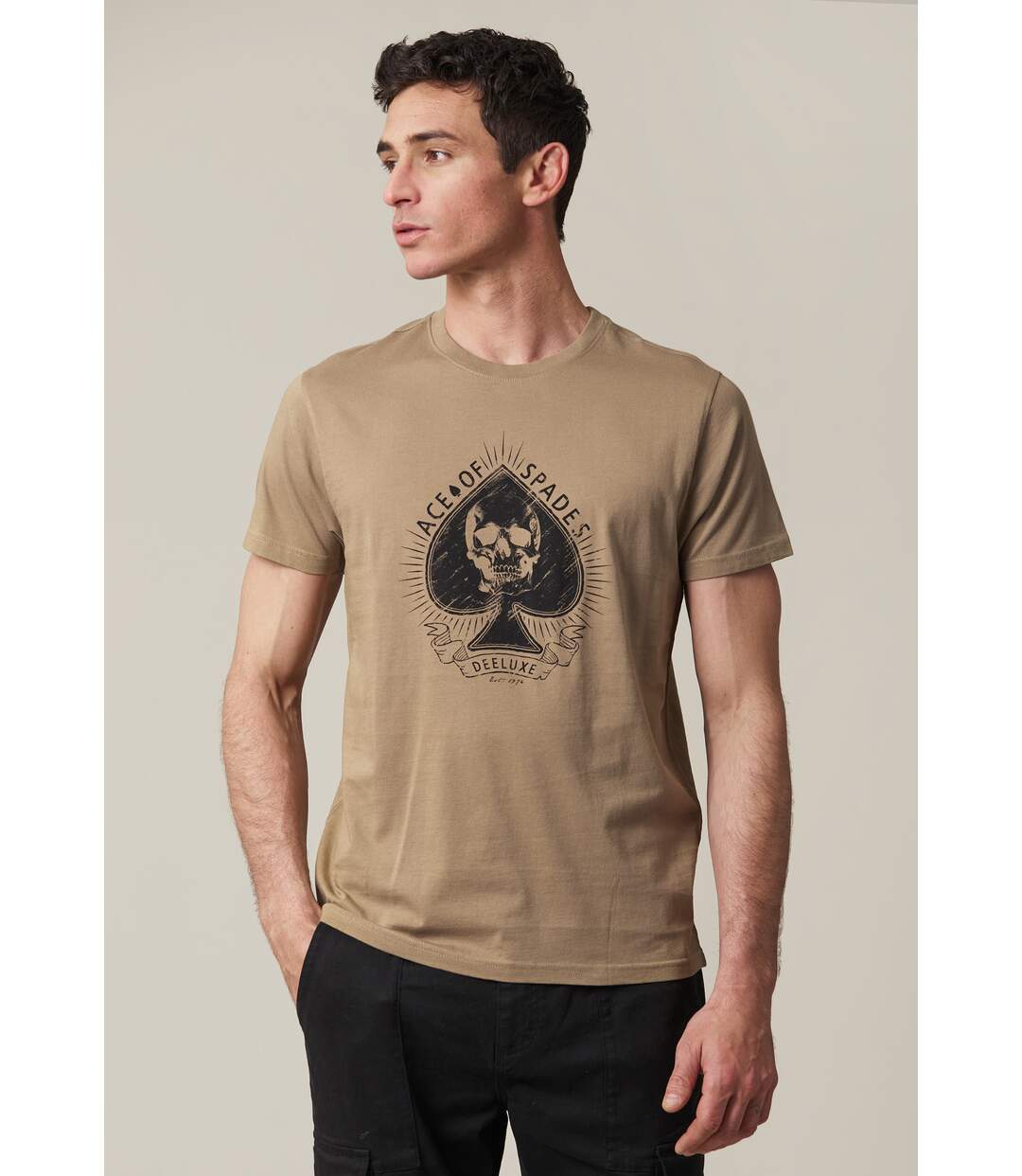 tshirt col rond avec as de pique et tête de mort sur le devant SPADE