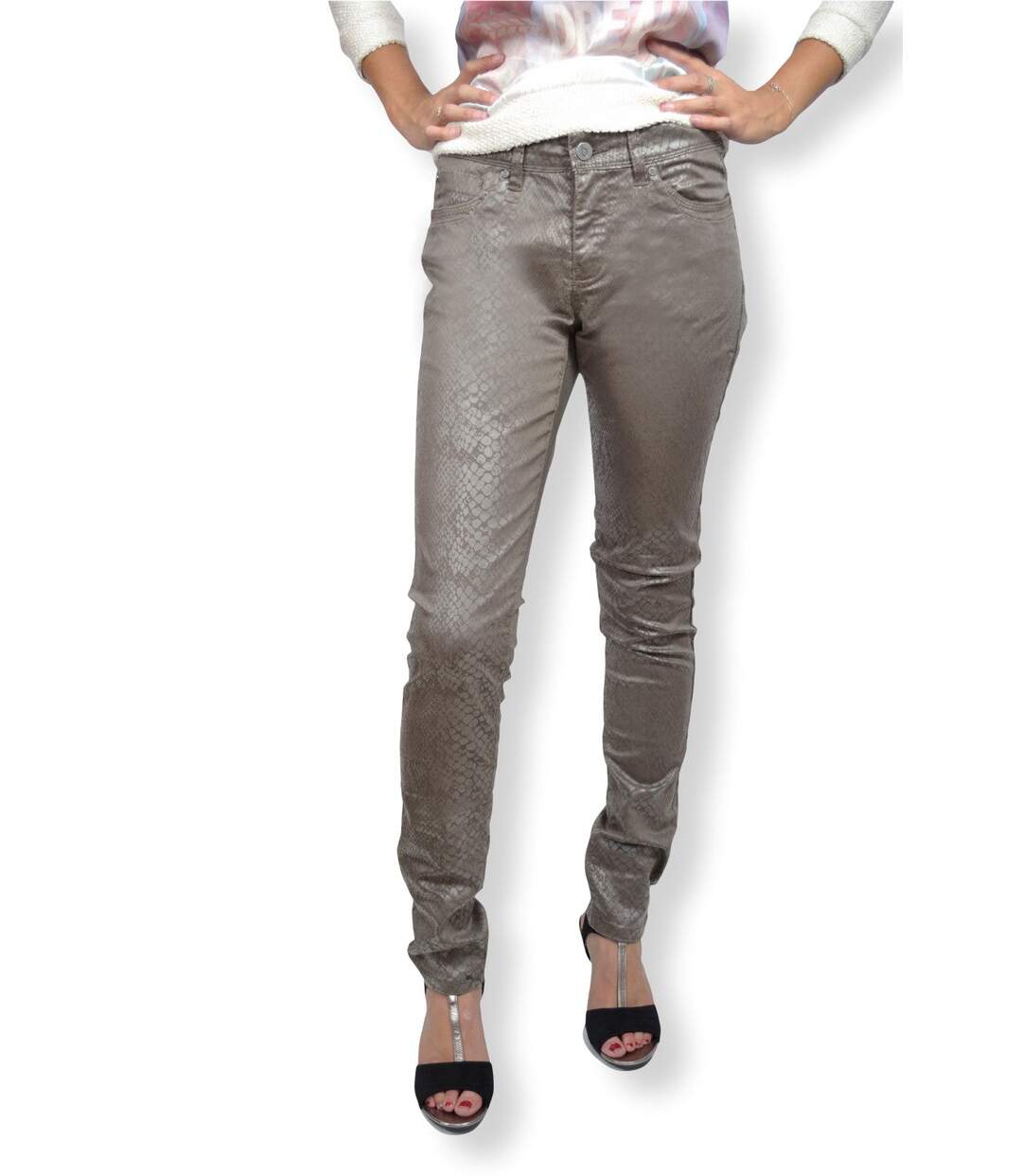 Pantalon femme coupe slim de couleur marron