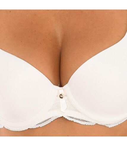 Underwired bra with P09AW cups for women, a design that provides support and shaping to the female bust