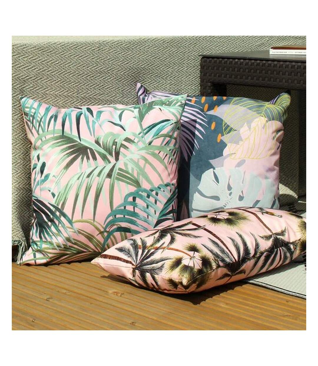 Jungle outdoor cushion cover one size blush/forest Furn-3