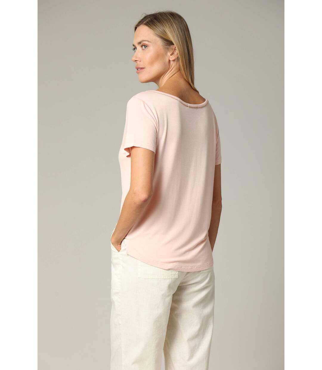 T-shirt col en V avec liseré brillant CASA-4