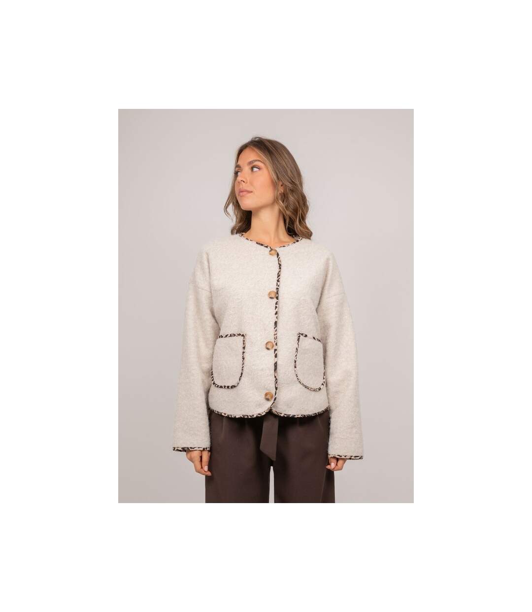 Veste courte en lainage bouclé biais léopard UBILA - Dona X Lisa-1