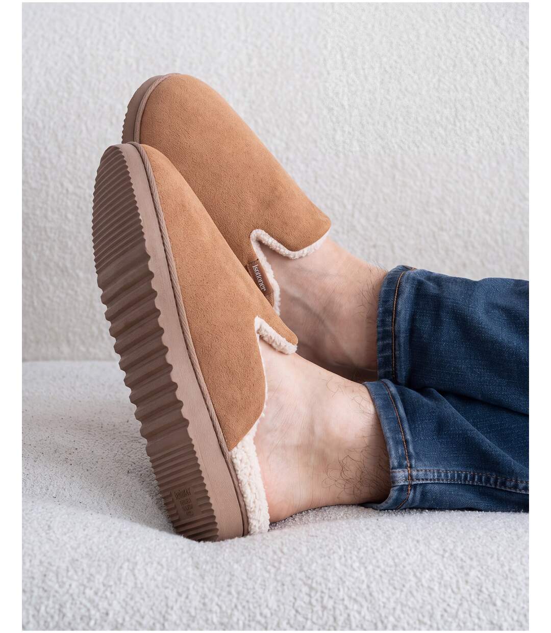 Isotoner Chaussons Mules homme ultra confortables, en suédine, semelle crantée-2