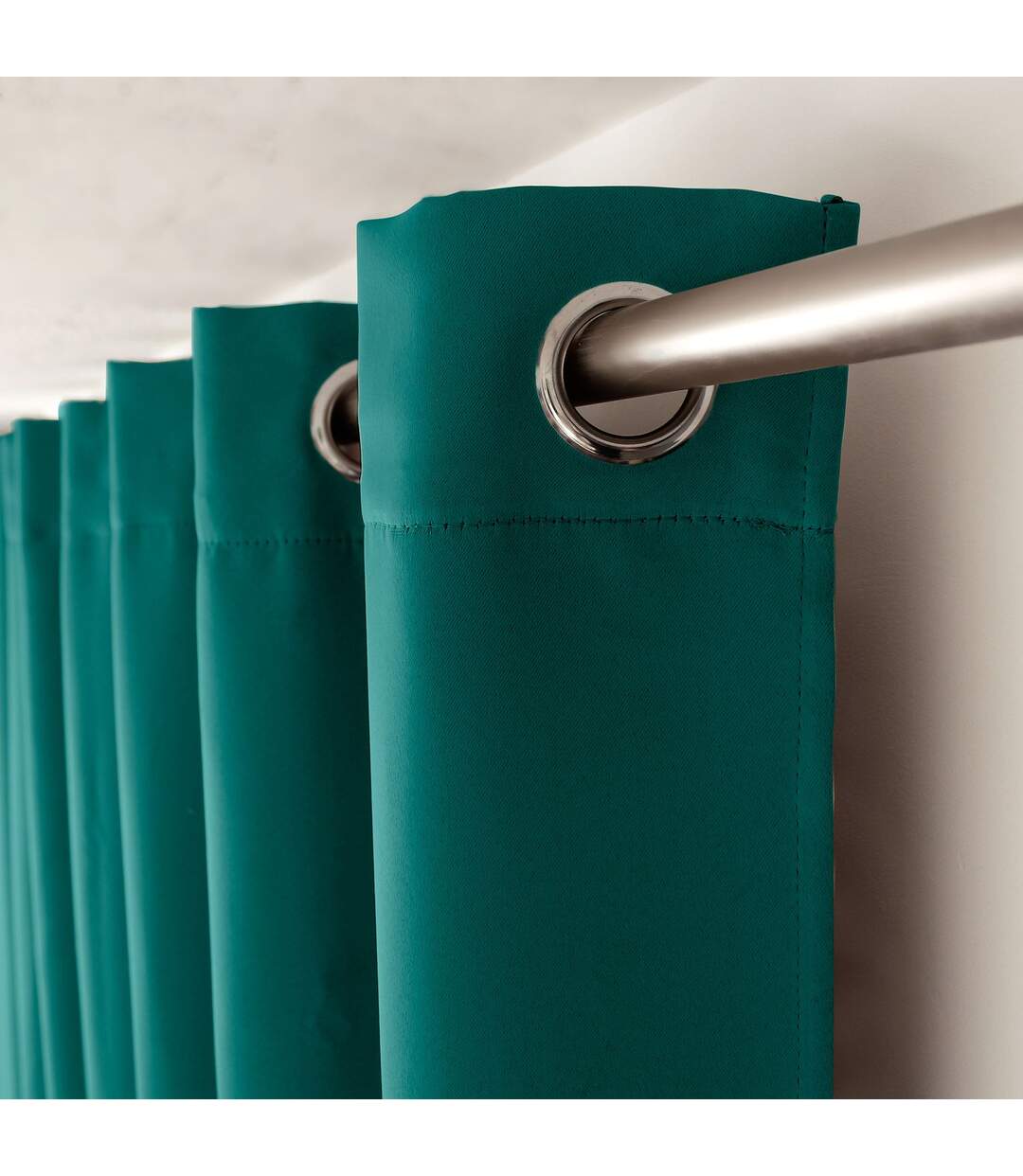 Lot de 2 Rideaux occultants Basic à 8 œillets - Longueur 240 cm x Largeur 140 cm - Vert émeraude-2
