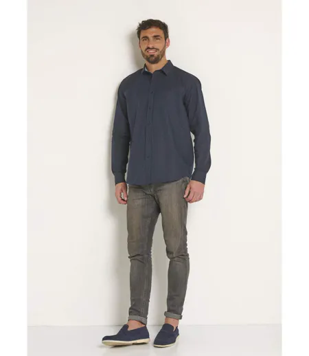 Chemise foncée coton détails contrastants