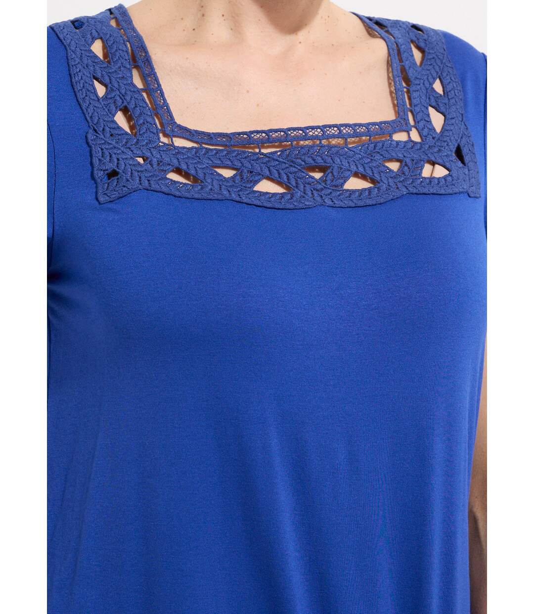 T-shirt long évasé col carré effet brodé-4