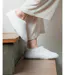 Isotoner Chaussons extra-light Bottillons femme imitation fourrure, semelle gomme antidérapante-2