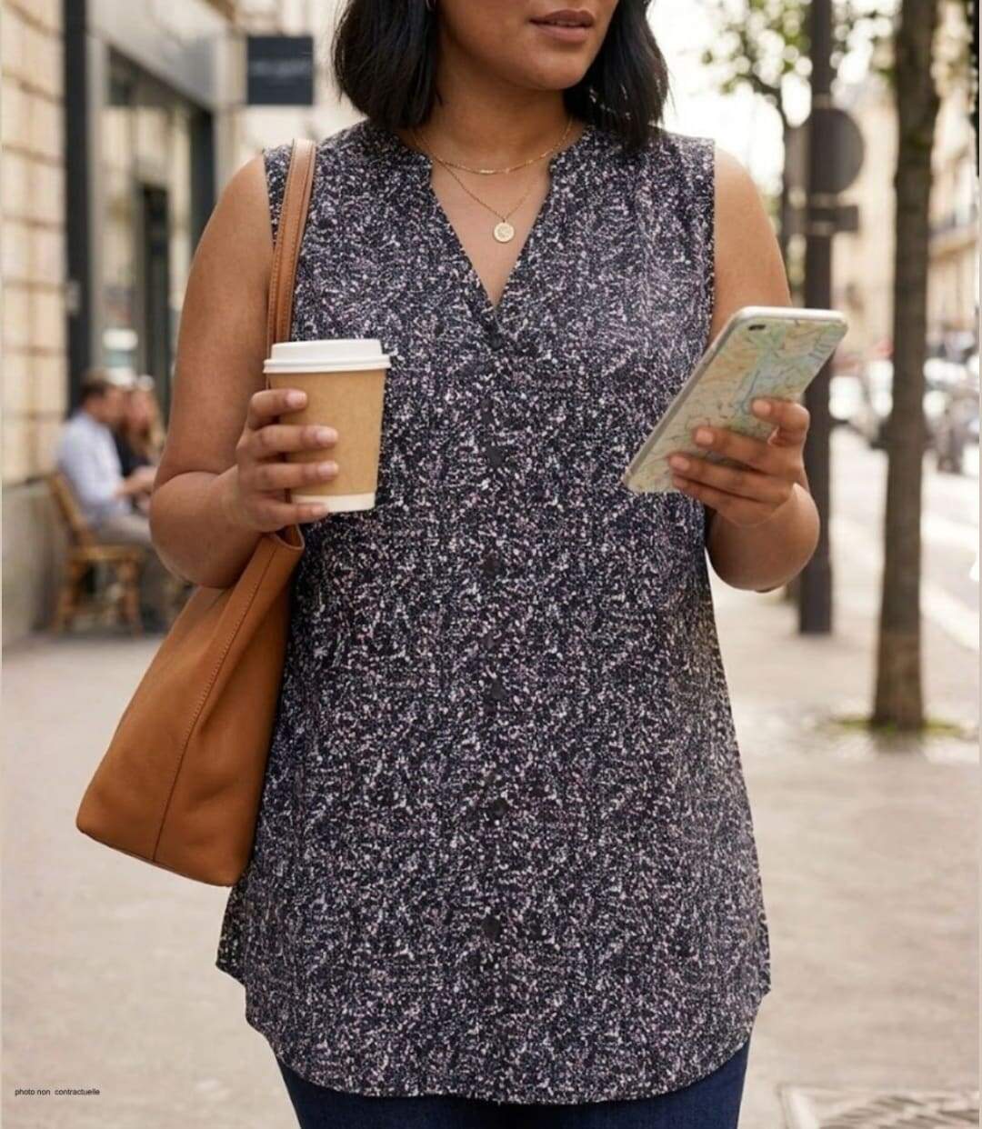 MAYFLOWER VODKA1 Chemisier sans manches – La fluidité de la viscose pour un look estival chic-1