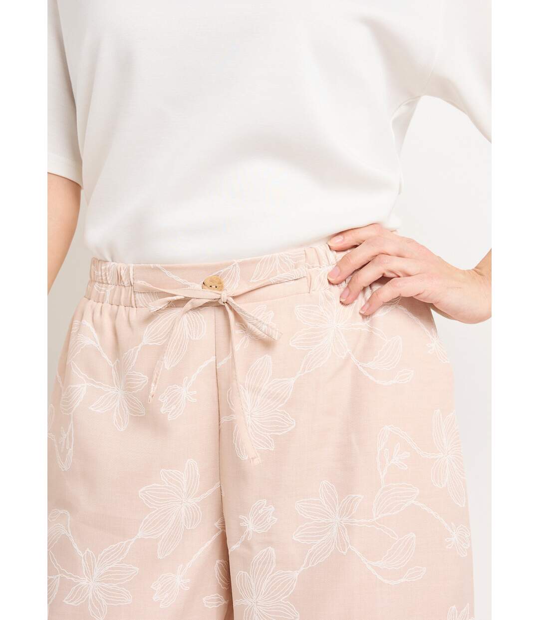 Pantalon large avec sérigraphies fleurs-4