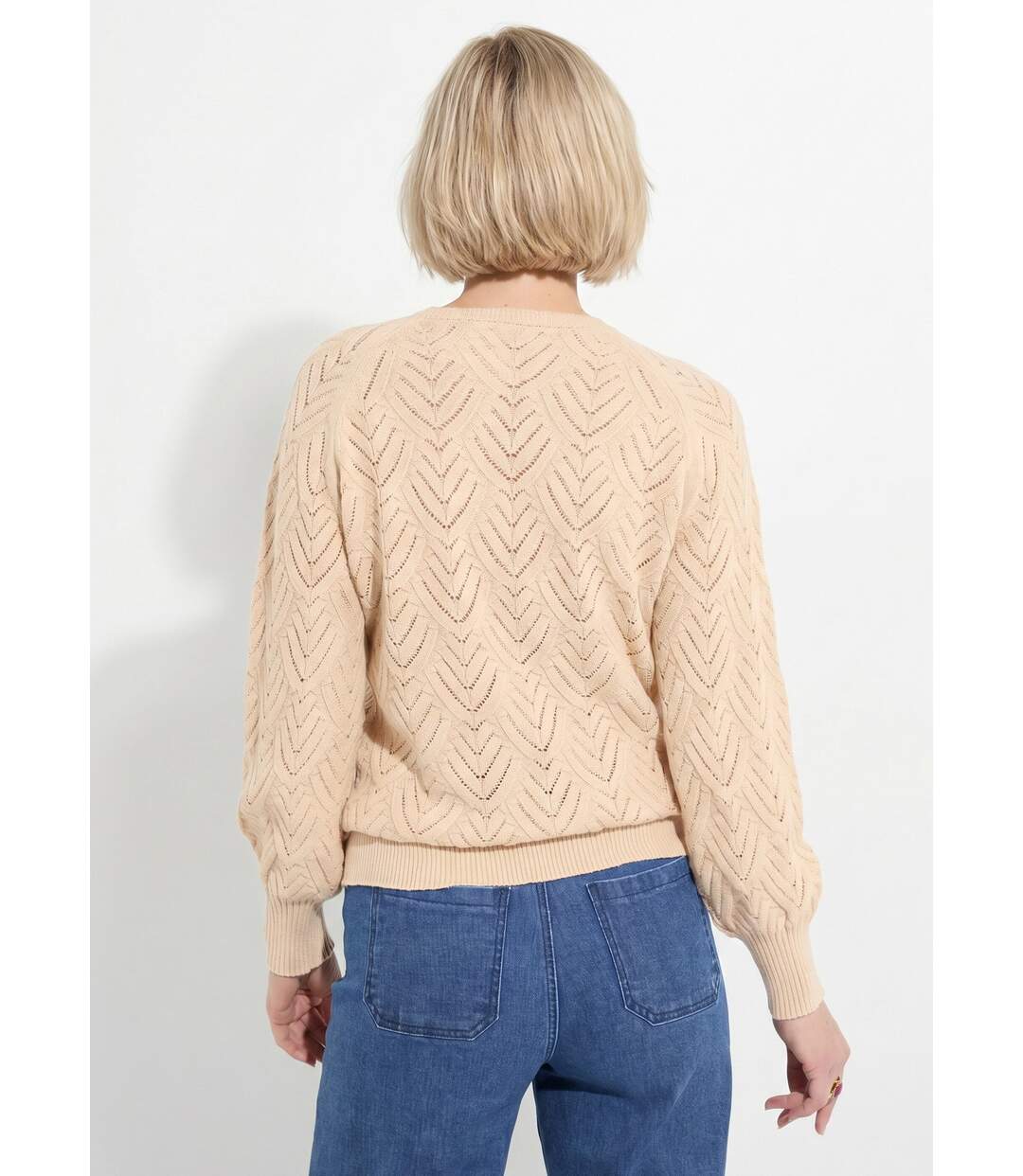 Pull doux court col rond uni ajouré-2