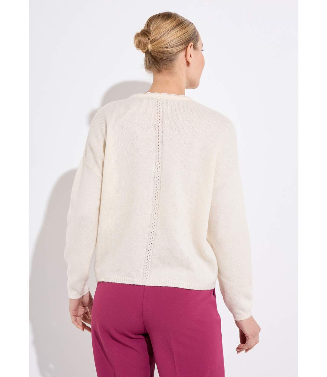 Gilet boutonné col V ajouré et macramé-2