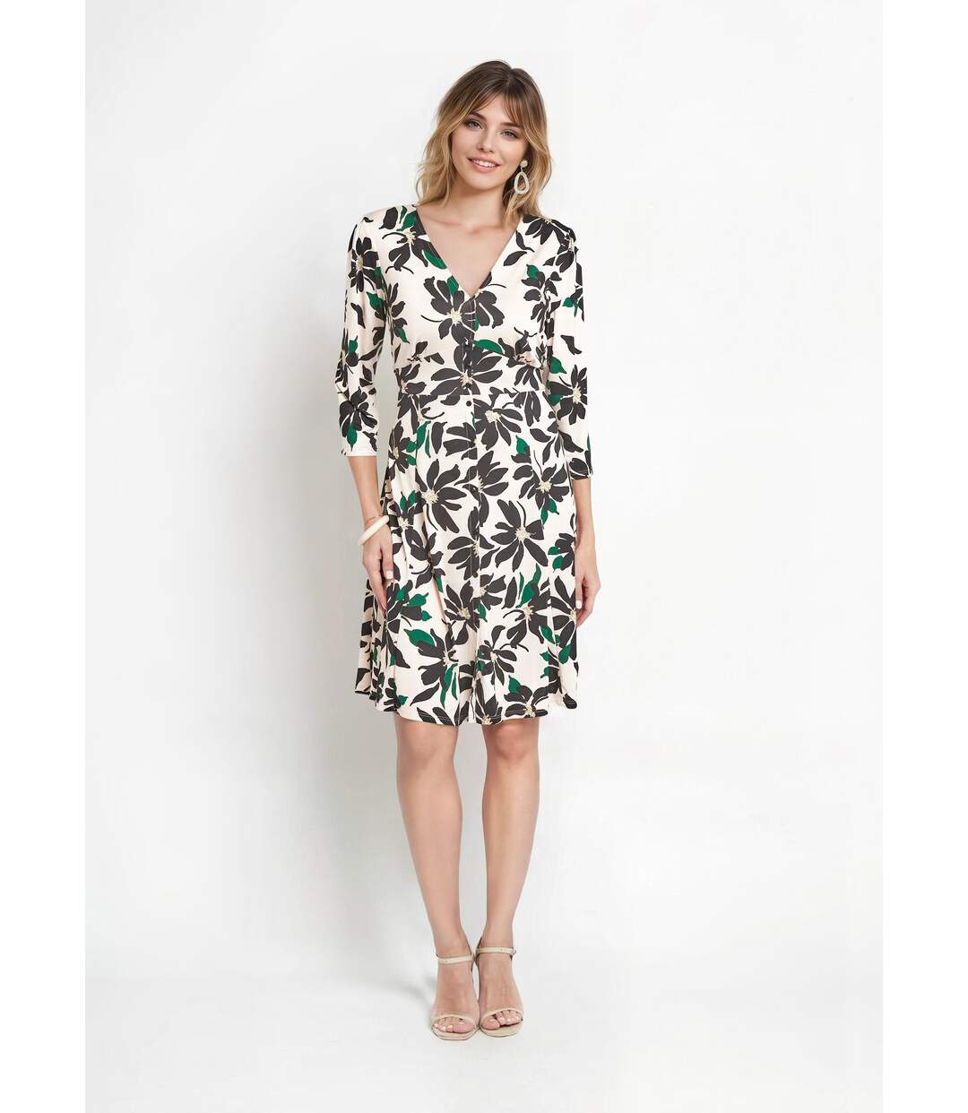 Robe fleurie boutonnée col V et manches 3/4-1
