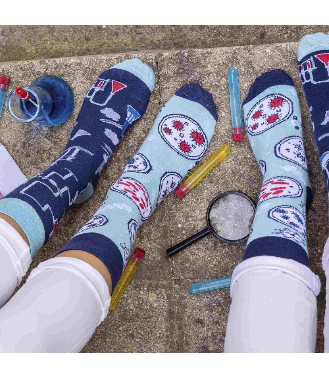 1 Pack Unisex Mismatched Novelty Odd Socks - Laboratory-2