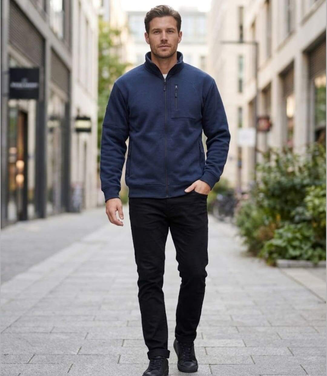 CHALLENGER CAPITAINE1 — Veste sweat zippée bleu marine : le confort fonctionnel au quotidien-4