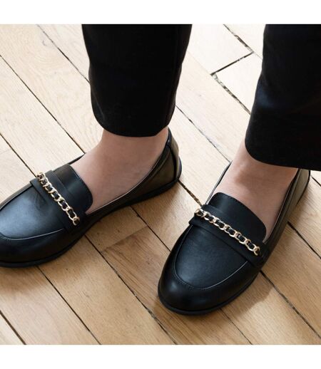 Isotoner Mocassins femme légers, confortables et modernes, avec un détail chaine dorée