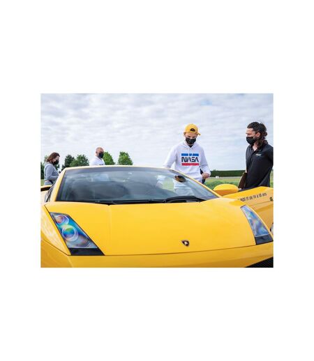 Pilotage pour enfant : 2 tours sur circuit en Lamborghini Gallardo - SMARTBOX - Coffret Cadeau Sport & Aventure