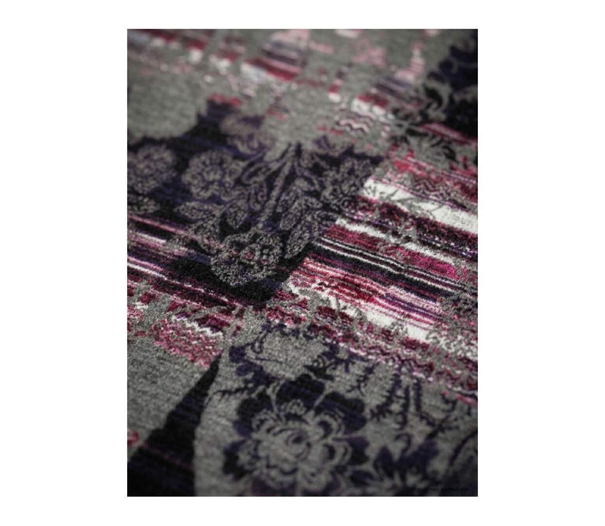 Tee-shirt MAYFLOWER RF141V col rond : l'élégance stretch au motif fleuri-3