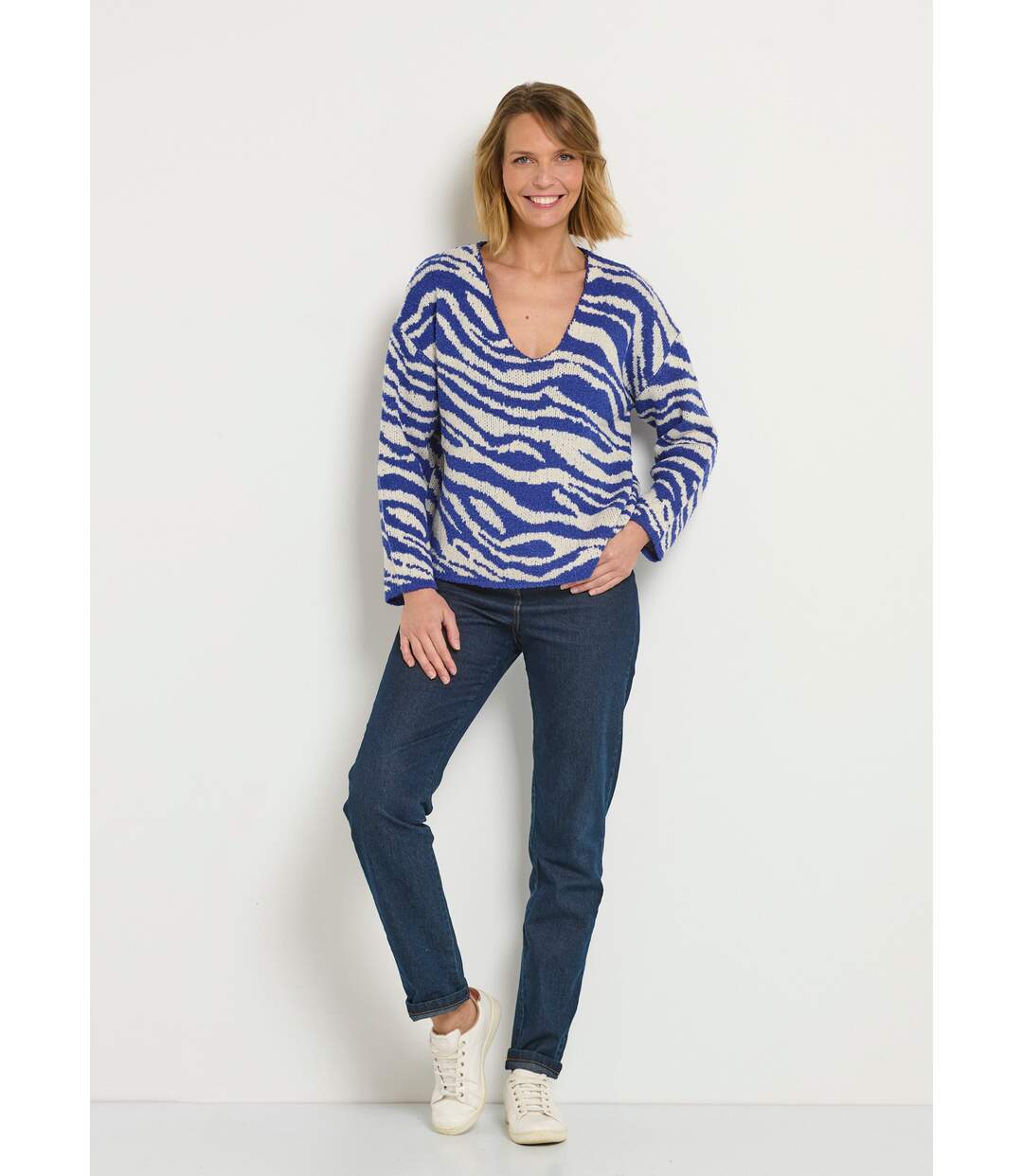 Pull col V maille mousseuse motif zèbre-3