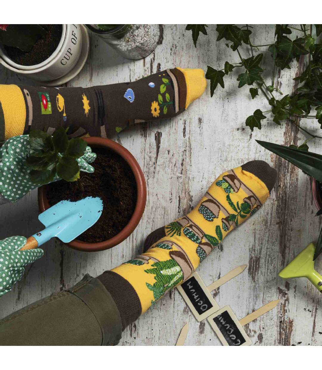 1 Pack Unisex Mismatched Novelty Odd Socks - Gardening-2