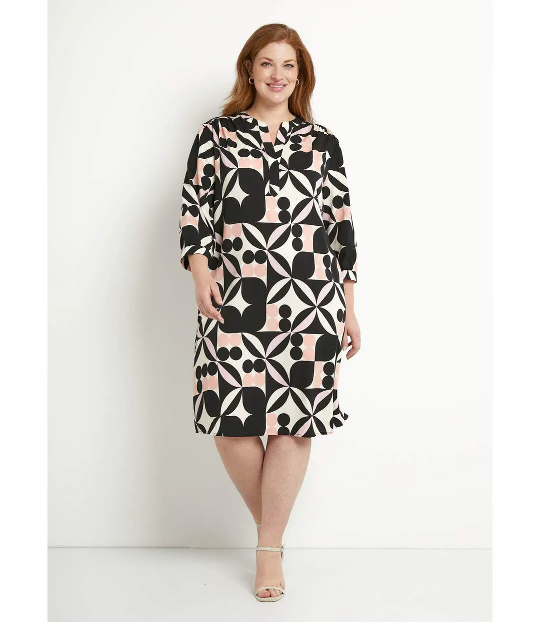 Robe droite courte manches 3/4 motif graphique-1