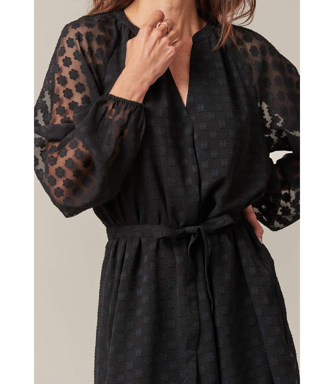 Robe patineuse à manches longues transparentes NAVINI