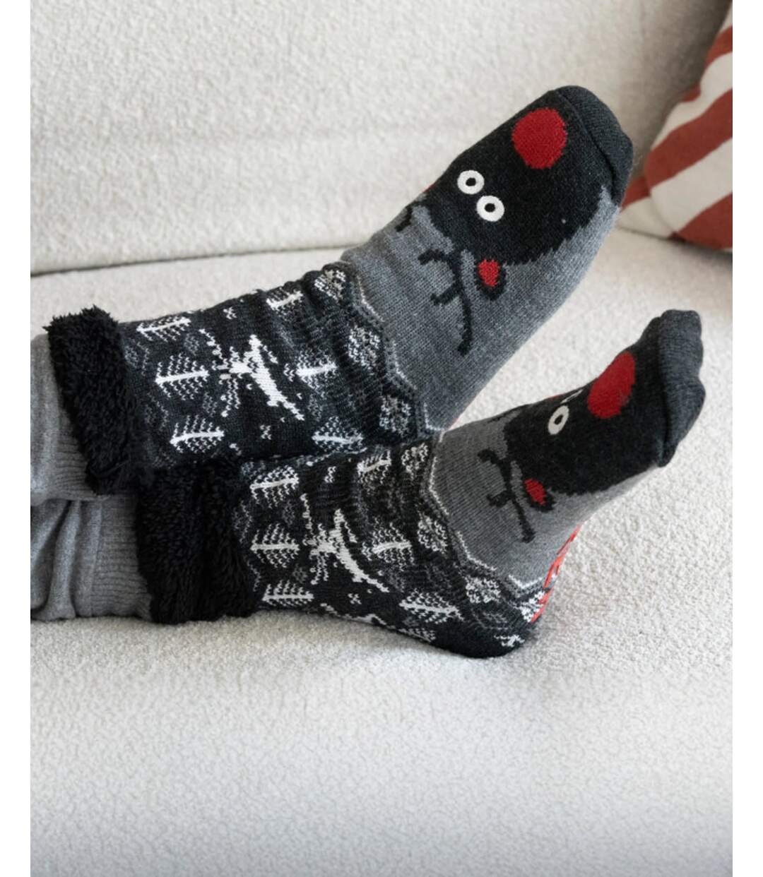Isotoner Chaussettes d'intérieur homme ultra confortables et légères, semelle à picots antidérapants-2
