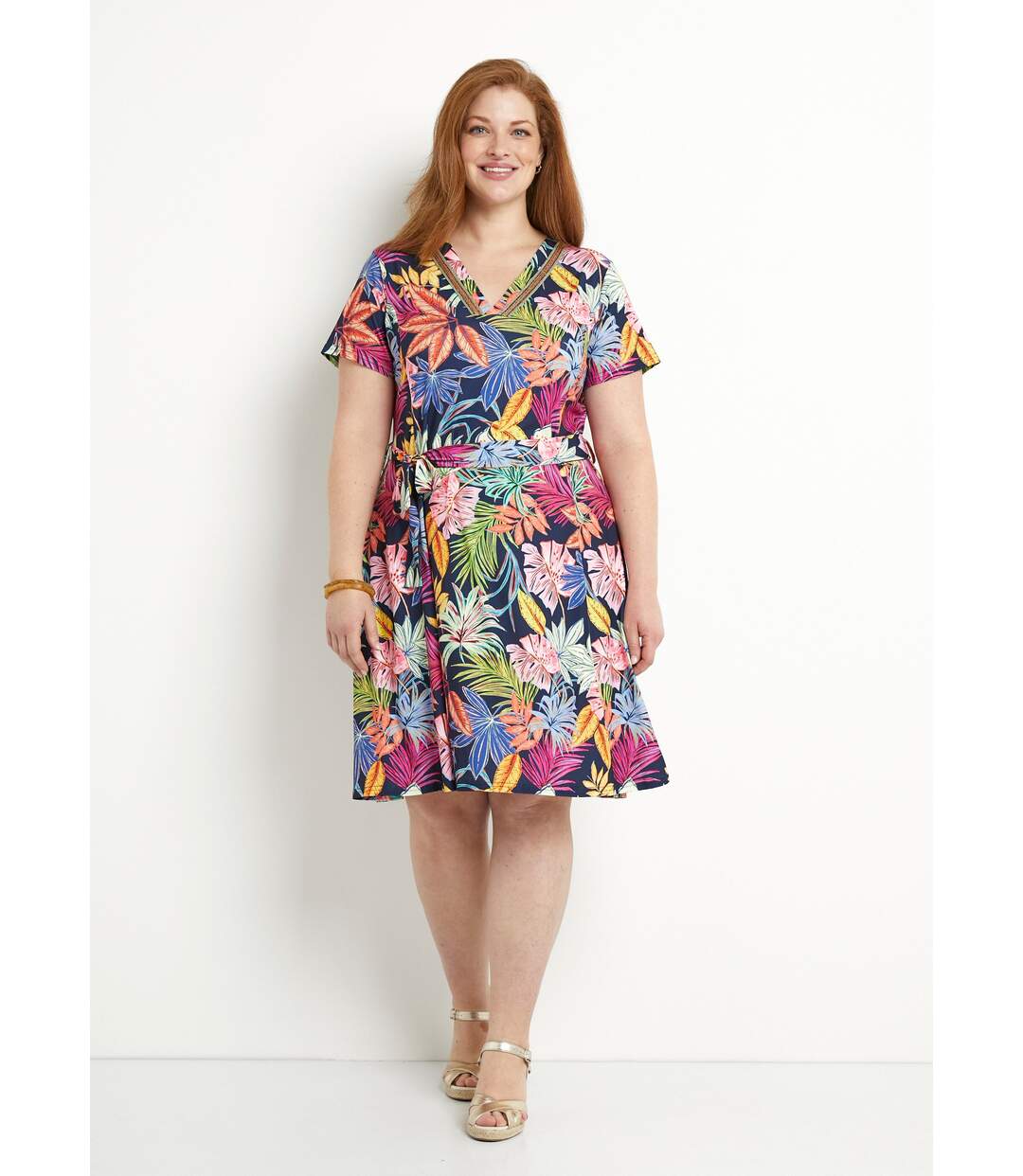 Robe col V courte évasée imprimé feuilles-1