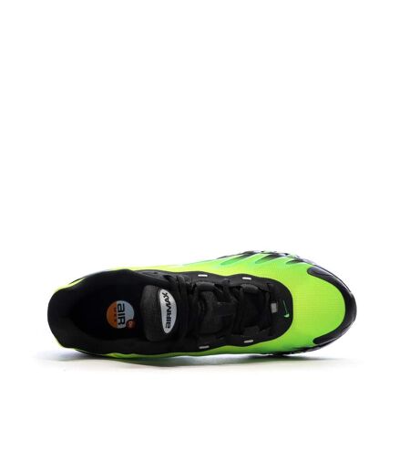Baskets noires/vertes homme nike air max dn8