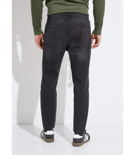 Jean 5 poches foncé, coupe tendance
