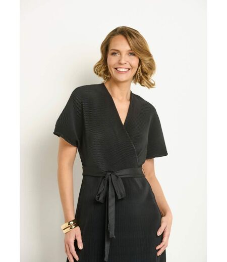 Robe longue plissée et ceinturée col V