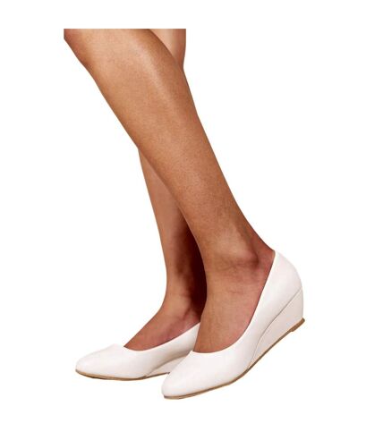 Womens/ladies kieran low wedge court shoes white Where´s That From