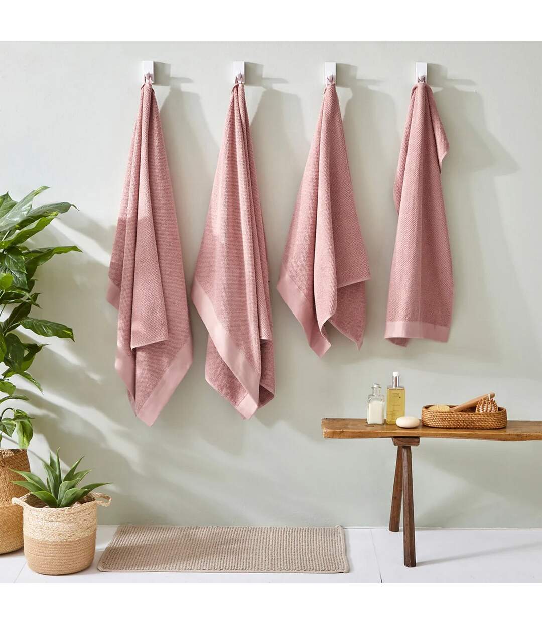 Textured weave bath towel 130cm x 70cm blush Furn-3