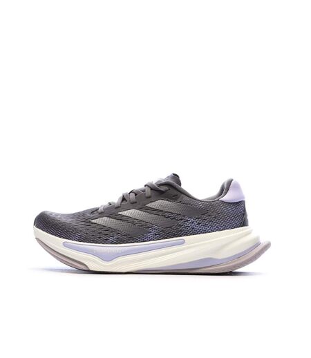 Chaussures de running grises adidas femme supernova