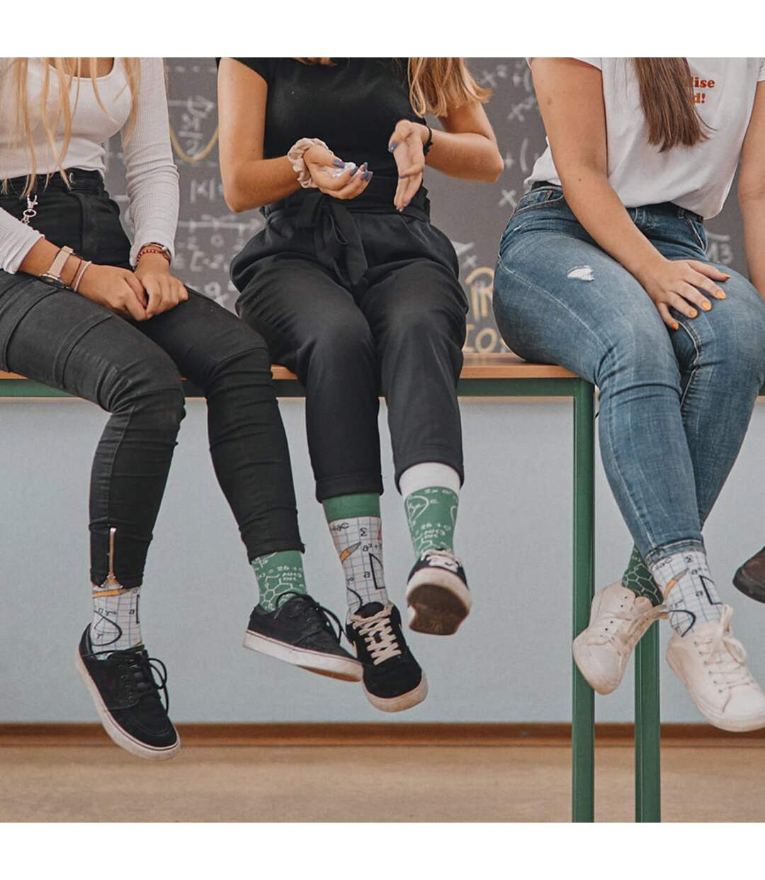 1 Pack Unisex Mismatched Novelty Odd Socks - Back 2 School-3