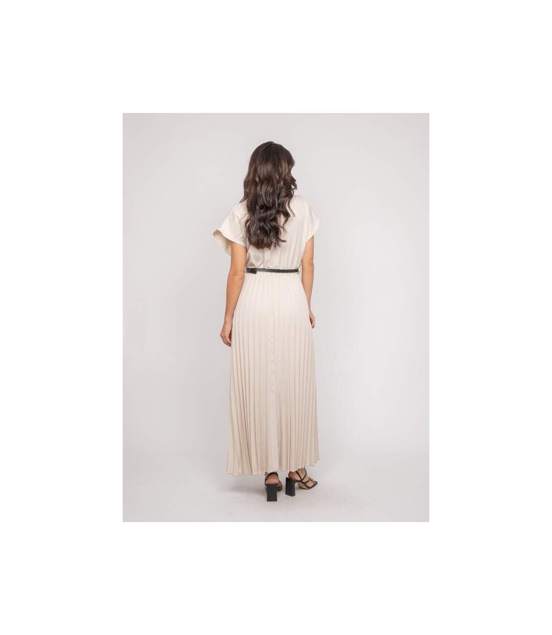 Robe longue plissée avec ceinture INARA - Dona X Lisa-2