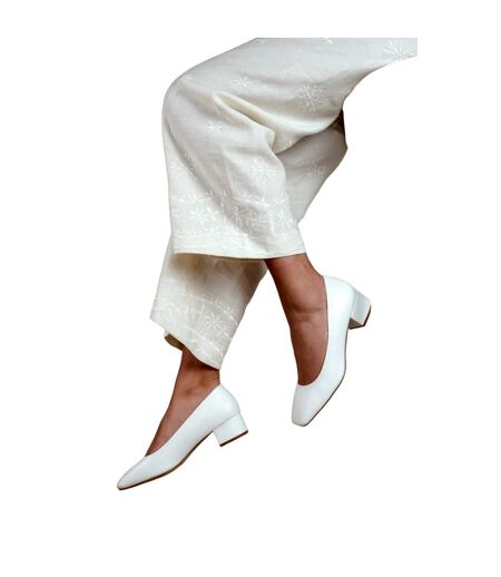 Womens/ladies seattle faux leather square toe low block heel shoes white Where´s That From